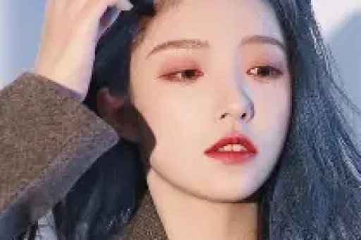 没想到出轨传闻线个月后许凯竟走上了另一条上坡路